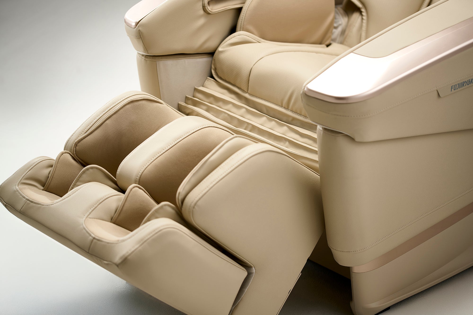 Fujiiryoki Cyber Relax 5D Ai Massage Chair