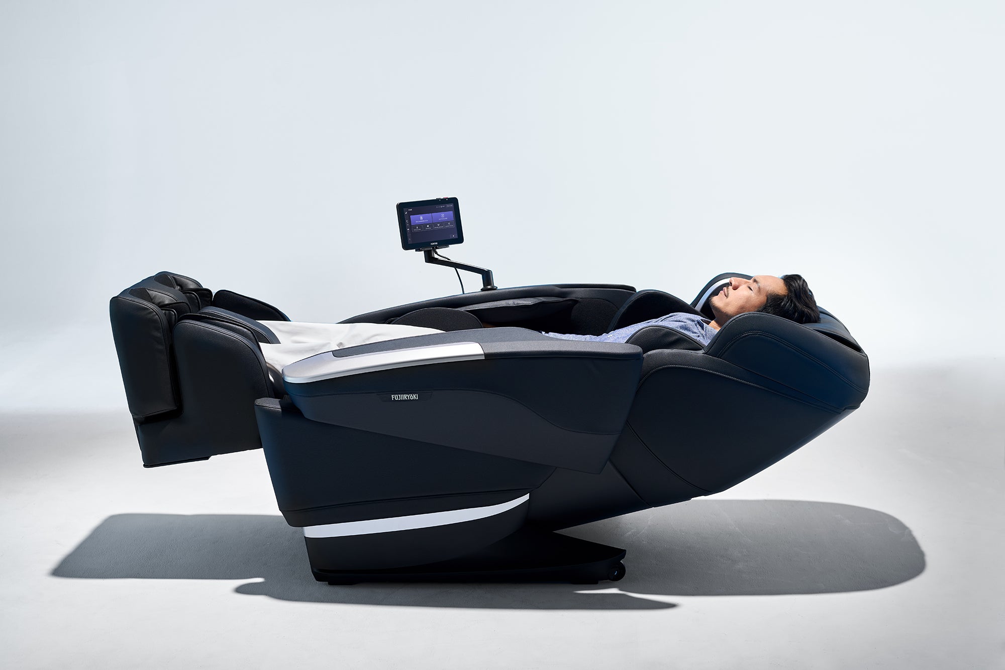 Fujiiryoki Cyber Relax 5D Ai Massage Chair