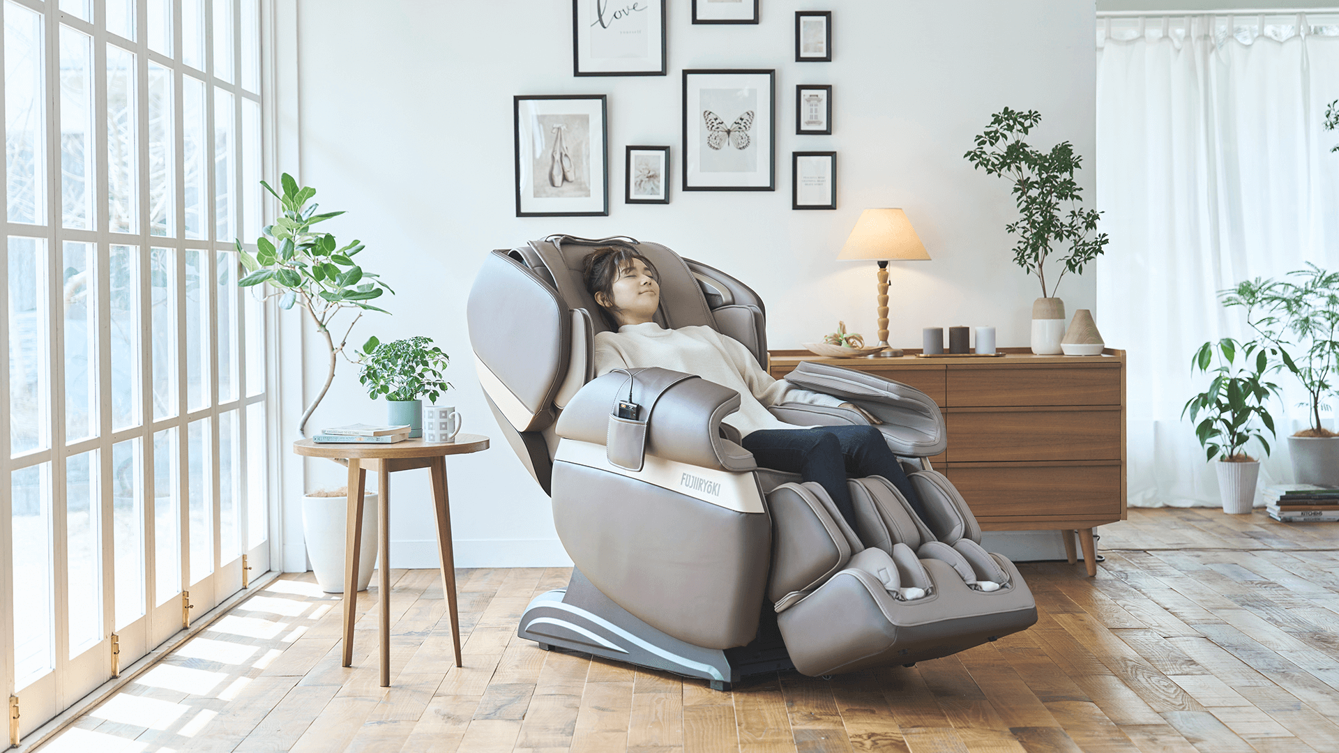 Massage Chairs & Accessories