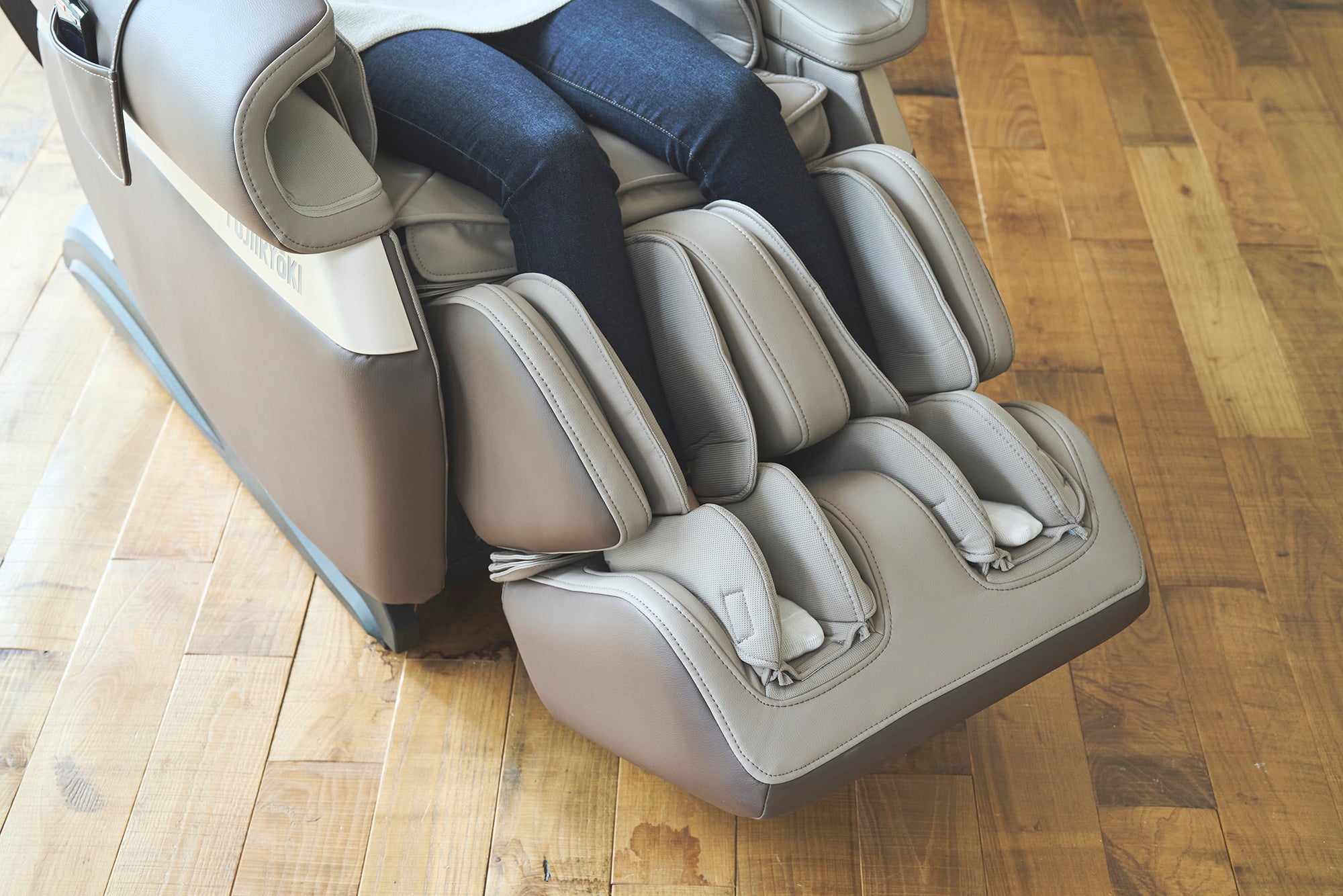 Fujiiryoki Calm Plus Massage Chair – Massage Chair Headquarters