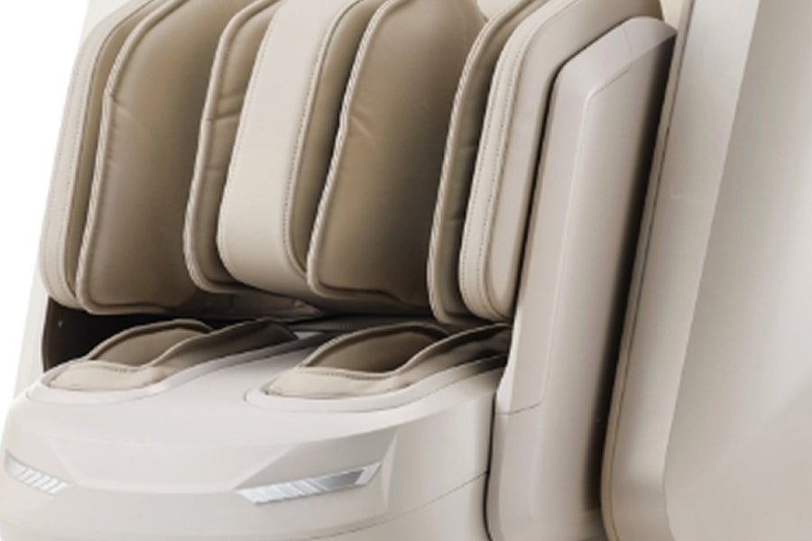 Close-up of Fujiiryoki Cyber Relax Elite 4D Massage Chair leg area
