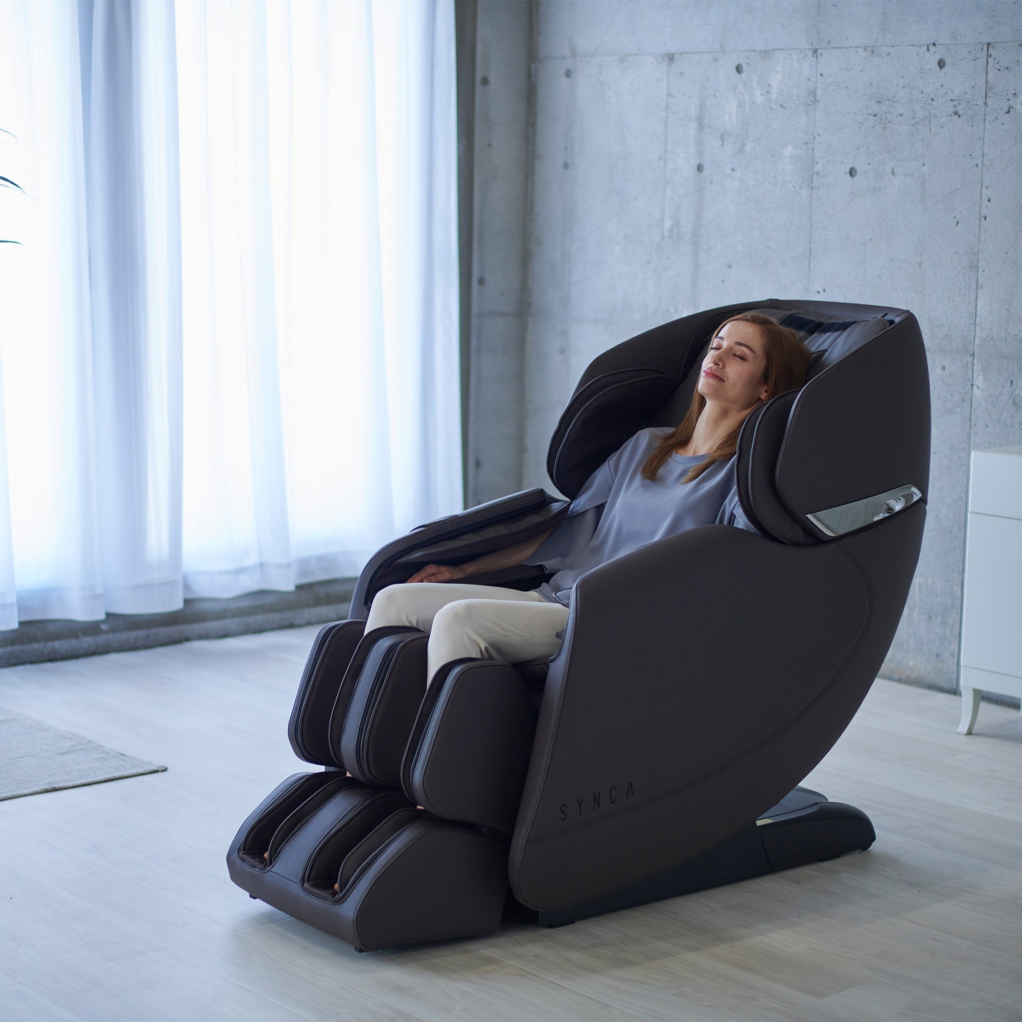 Synca Hisho Zero Gravity Massage Chair