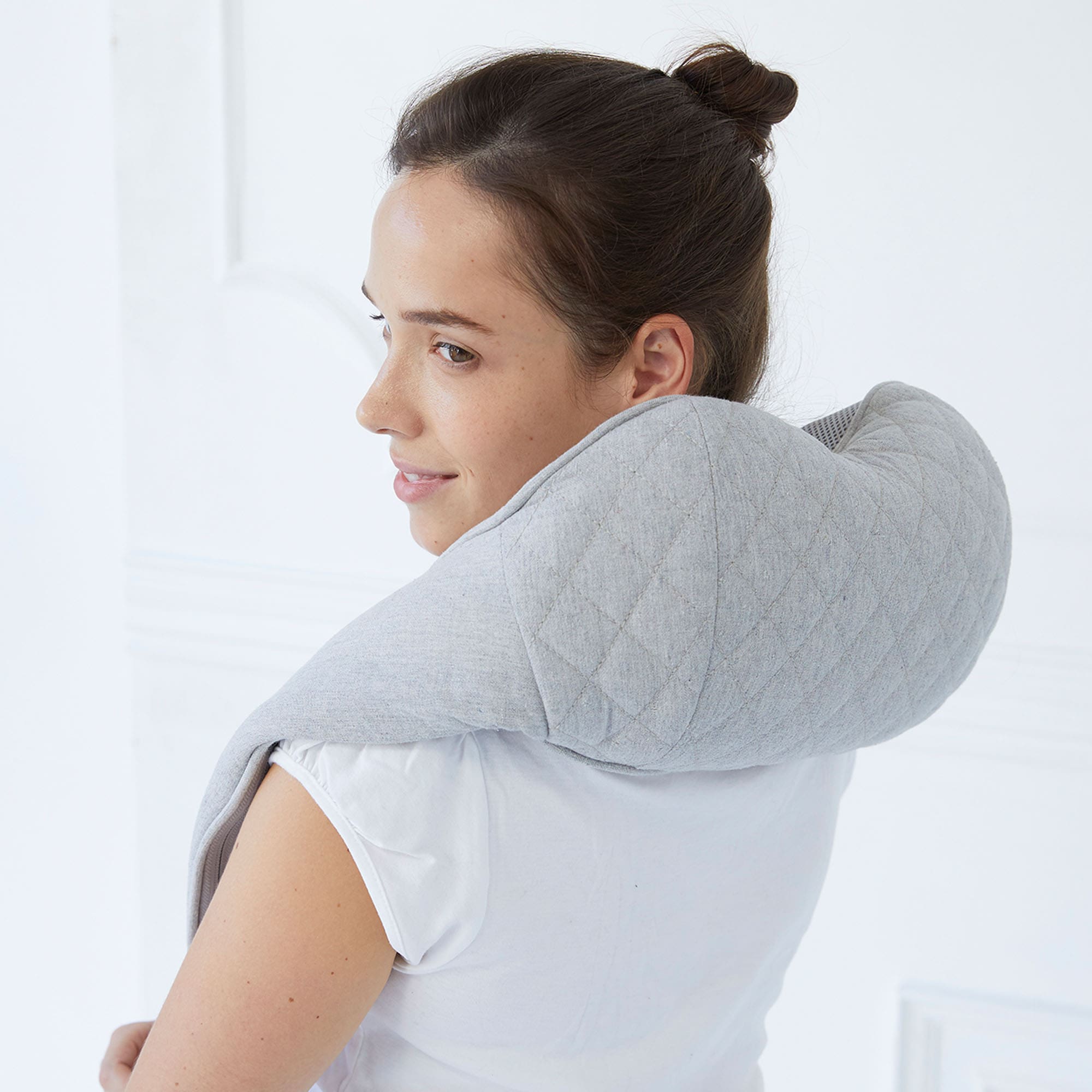 Synca Quzy Wireless Neck and Shoulder Massager