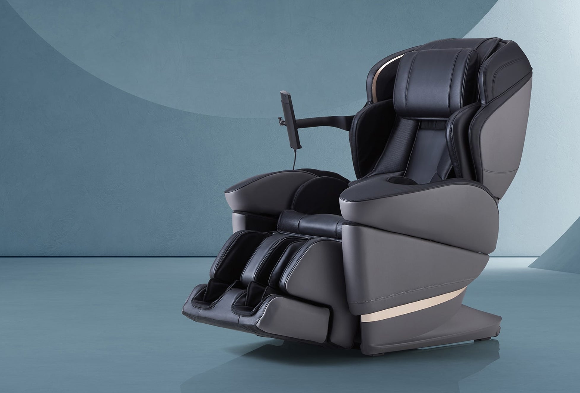 Black Synca JP3000 5D Massage Chair on a blue gradient background
